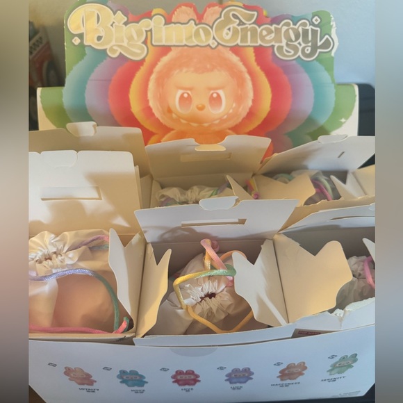 AUTHENTIC NEW “Big into Energy” HAPPINESS LABUBU - Picture 4 of 6